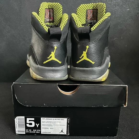 Jordan Retro 5 Venom Black Sneakers - Picture 4 of 15